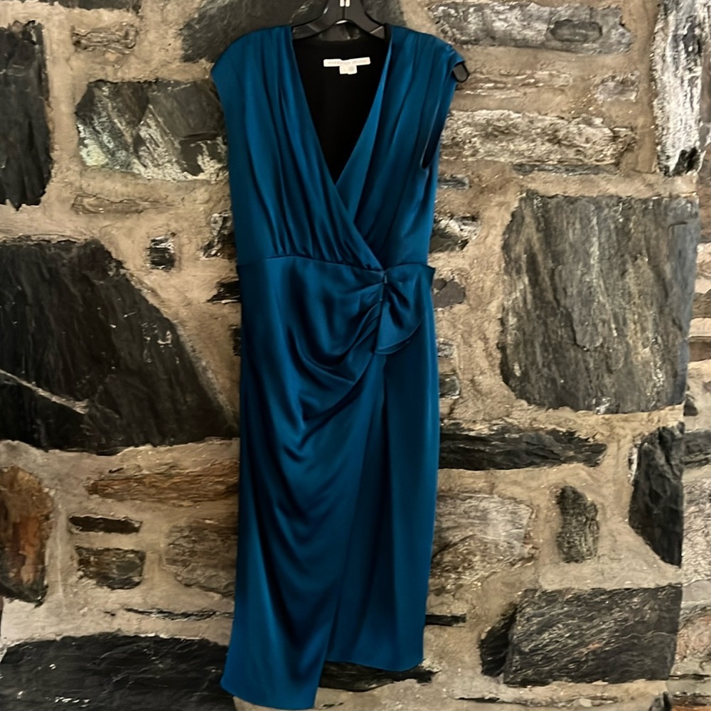 Beautiful Veronica Beard teal dress